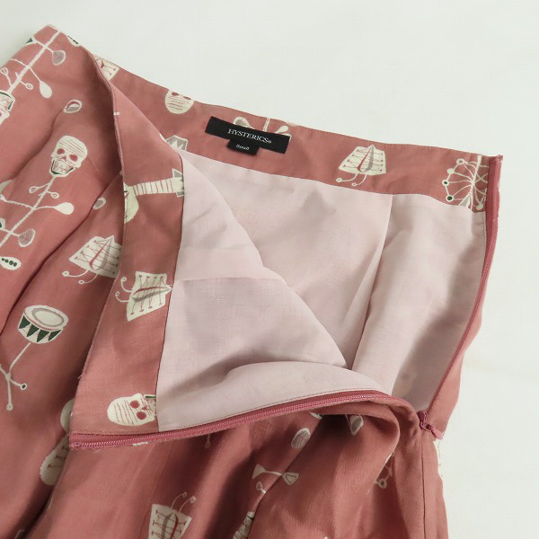 実際に弊社で買取させて頂いたHYSTERICS/ヒステリックス SKULL BAND総柄 タックSK レーヨン スカート 05171AK01/Sの画像 2枚目