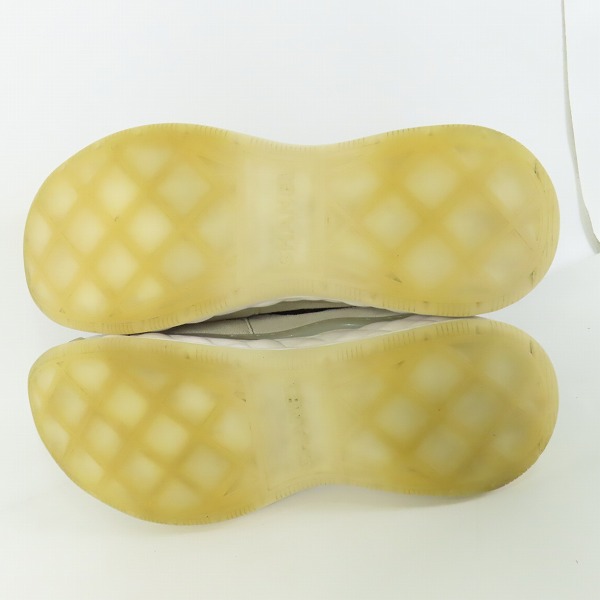 実際に弊社で買取させて頂いたCHANEL/シャネル 22SS バックロゴ CCココマーク スニーカー G35617/38の画像 2枚目