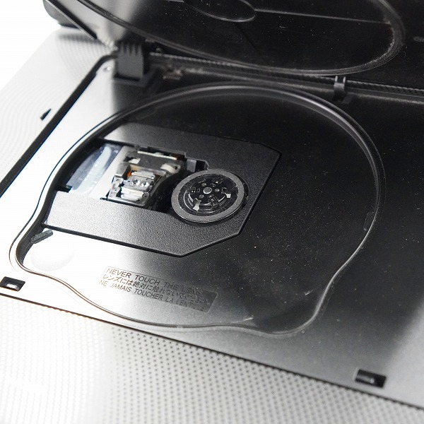 実際に弊社で買取させて頂いたSONY/ソニー BDP-SX1 2012年製 ポータブル ブルーレイ ディスク プレーヤー DVD プレーヤー 動作確認済みの画像 4枚目