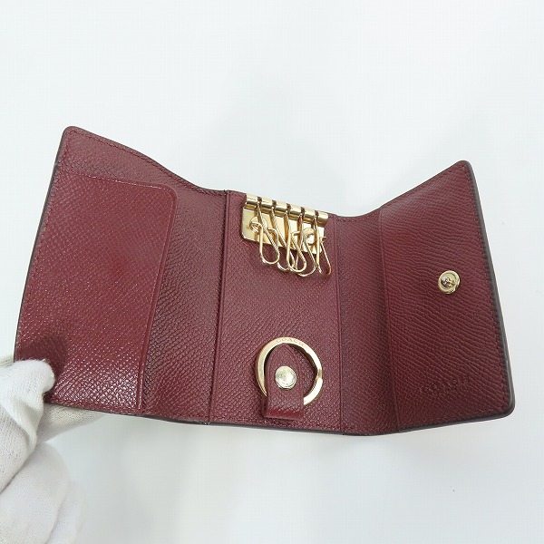 実際に弊社で買取させて頂いたCOACH/コーチ クロスグレインレザー 5連 リング キーケース F76741の画像 3枚目