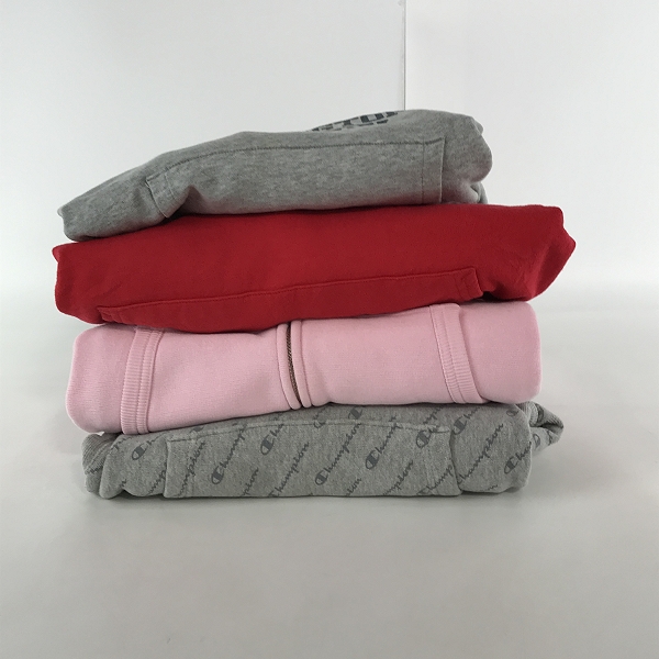 実際に弊社で買取させて頂いた【おまとめ】Champion/チャンピオン 総柄ロゴ/刺繍等 パーカーの画像 2枚目