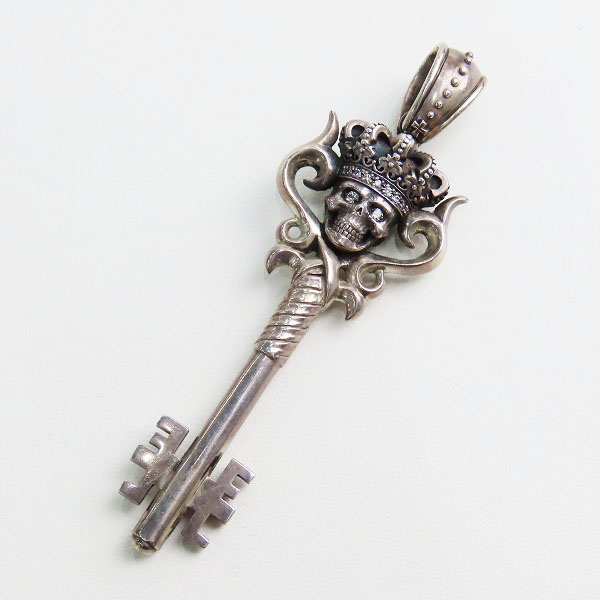 実際に弊社で買取させて頂いたJustin Davis×MagicalDesign/ジャスティンデイビス×マジカルデザイン スカルキーペンダント