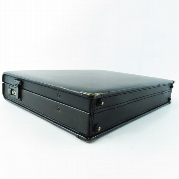 実際に弊社で買取させて頂いたTUMI/トゥミ  オールレザー レザー アタッシュケース サイドロックの画像 2枚目