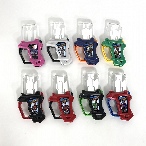 実際に弊社で買取させて頂いた【おまとめ】BANDAI/バンダイ 仮面ライダーエグゼイド 歴代ライダー/三浦大知 ガシャット