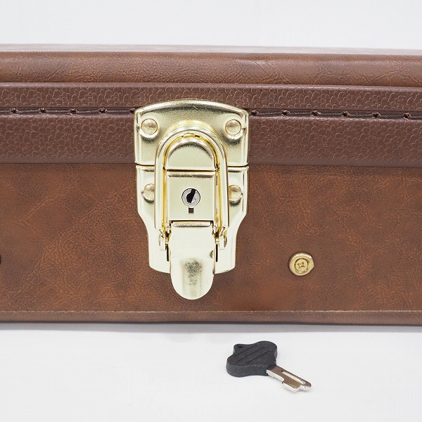 実際に弊社で買取させて頂いた★【美品】FERNANDES/フェルナンデス ZO-3 ぞうさん アンプ内蔵ギター 専用ハードケース 鍵付きの画像 2枚目