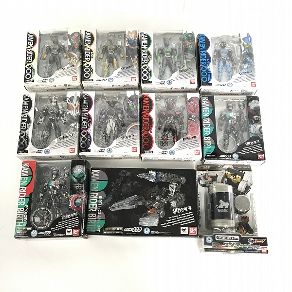 実際に弊社で買取させて頂いた【おまとめ】BANDAI/バンダイ S.H.Figuarts/カンドロイドシリーズ 仮面ライダー オーズ タトバ/ガタキリバ/ラトラーター 等