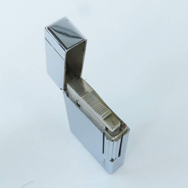 実際に弊社で買取させて頂いたS.T.DuPont/デュポン GATSBY/ギャッツビー シルバーカラー ガスライターの画像 4枚目