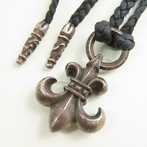 実際に弊社で買取させて頂いたCHROME HEARTS/クロムハーツ BSフレアチャーム w/レザーブレード スクロールボロチップ