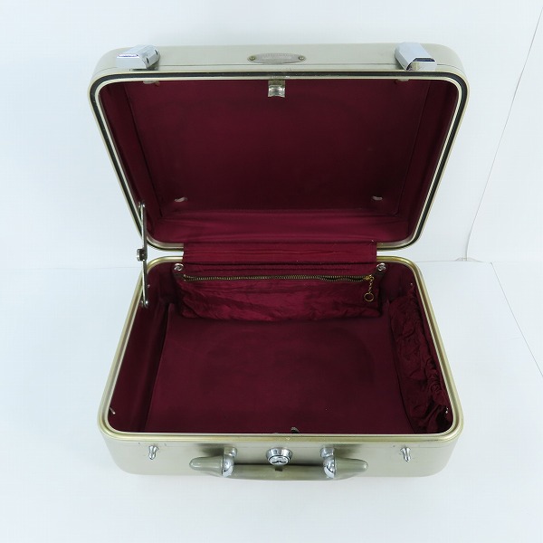 実際に弊社で買取させて頂いたZERO HALLIBURTON/ゼロハリバートン  鍵無しミニアタッシュケース の画像 4枚目