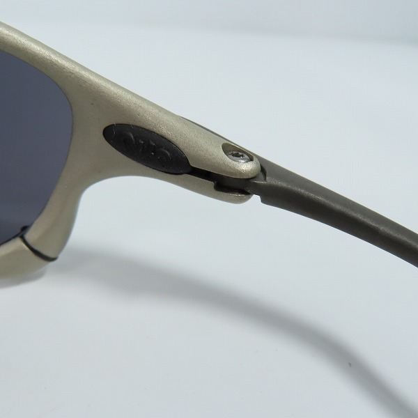 実際に弊社で買取させて頂いたOAKLEY/オークリー X-METAL/エックスメタル XX/ダブルエックス TIO2 サングラス/アイウェア XT017459の画像 4枚目