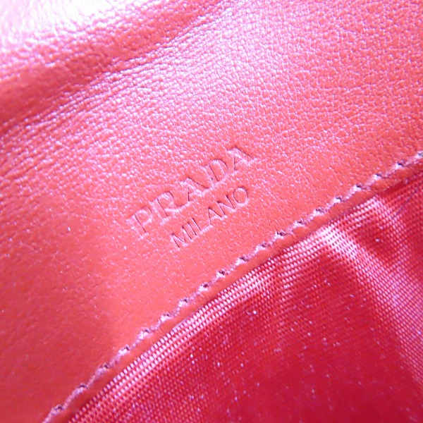 実際に弊社で買取させて頂いたPRADA/プラダ キルティング ラウンドファスナー長財布の画像 4枚目