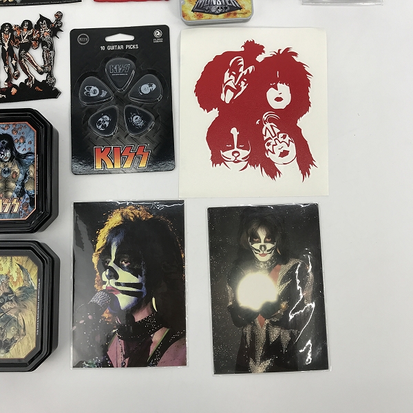 実際に弊社で買取させて頂いた【おまとめ】KISS/キッス グッズ 缶バッチ/ワッペン/ステッカー/DVD 等の画像 4枚目