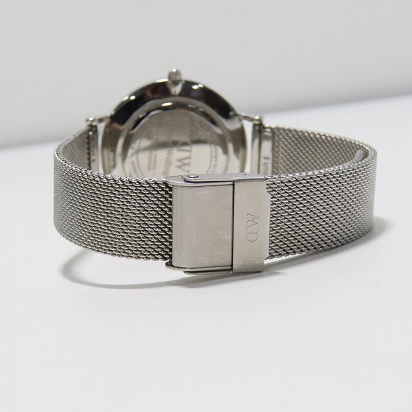 実際に弊社で買取させて頂いたDaniel Wellington/ダニエルウェリントン クォーツ腕時計/アナログ B32S1【動作未確認】の画像 2枚目