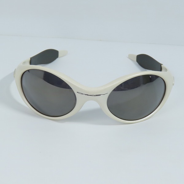 実際に弊社で買取させて頂いたOAKLEY/オークリー EYE JACKET/アイジャケット ホワイトフレーム サングラス/アイウェア