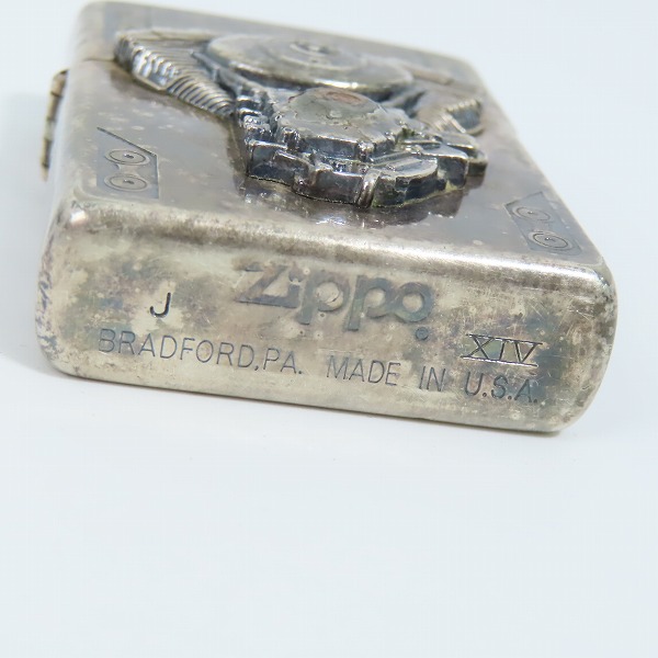 実際に弊社で買取させて頂いたZIPPO/ジッポー 限定 ハーレーダビッドソン デスクトップホルダー付/台座 キーホルダー 1998年製の画像 4枚目