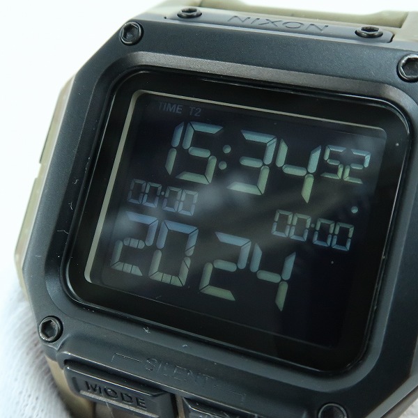 実際に弊社で買取させて頂いたNIXON/ニクソン THE REGULUS/レグルス MULTICAM マルチカム デジタル腕時計 A11802865 の画像 4枚目