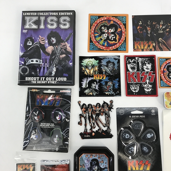 実際に弊社で買取させて頂いた【おまとめ】KISS/キッス グッズ 缶バッチ/ワッペン/ステッカー/DVD 等の画像 1枚目