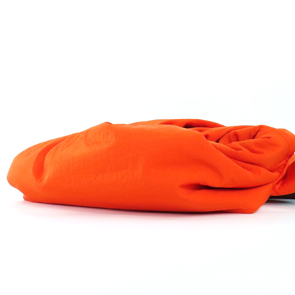 実際に弊社で買取させて頂いた【未使用】BOTTEGA VENETA/ボッテガヴェネタ ザボディポーチ ショルダーバッグ 620954の画像 2枚目