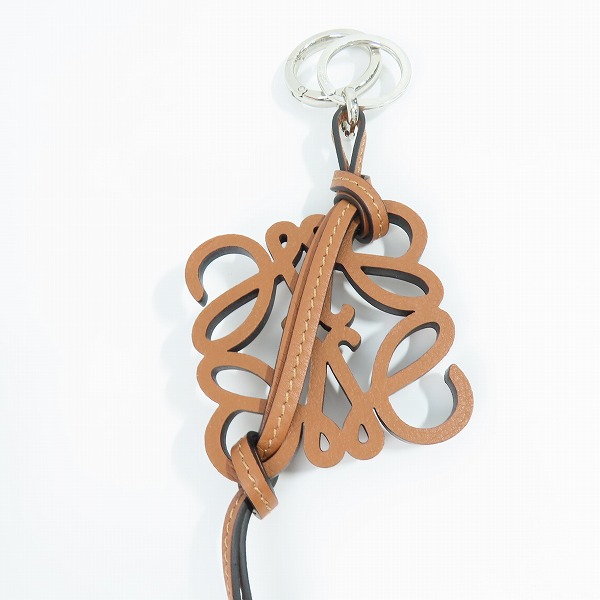 実際に弊社で買取させて頂いたLOEWE/ロエベ アナグラム バッグチャーム カーフ キーホルダー/キーリングの画像 2枚目