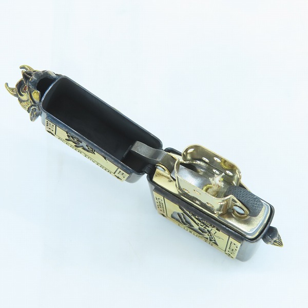 実際に弊社で買取させて頂いたZIPPO/ジッポー GANGSTERVILLE/ギャングスタービル & galcia/ガルシア ARMOR TYPE BRASS DEVIL CROSS DIAMOND 2013年製の画像 5枚目