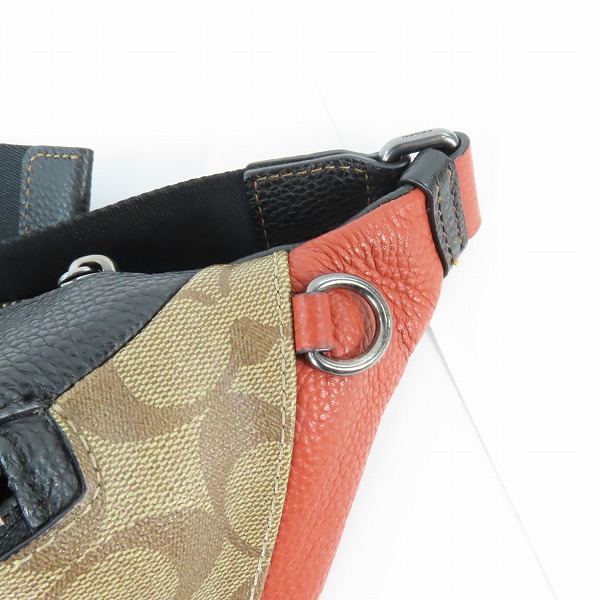 実際に弊社で買取させて頂いたCOACH/コーチ シグネチャー ボディバッグ/ウエストバッグの画像 6枚目