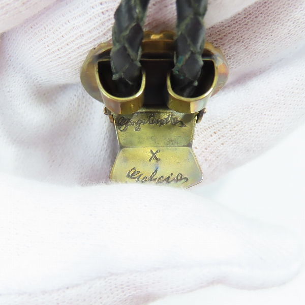 実際に弊社で買取させて頂いた（2）GANGSTERVILLE×Galcia/ギャングスタービル×ガルシア G ループタイ/ボロタイ/ブラス/シルバーの画像 3枚目