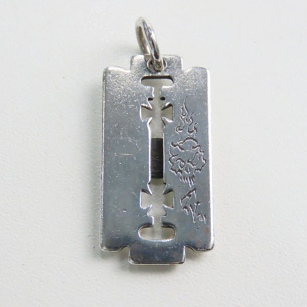 実際に弊社で買取させて頂いたTRAVIS WALKER/トラヴィスワーカー カミソリ ペンダントトップの画像 2枚目