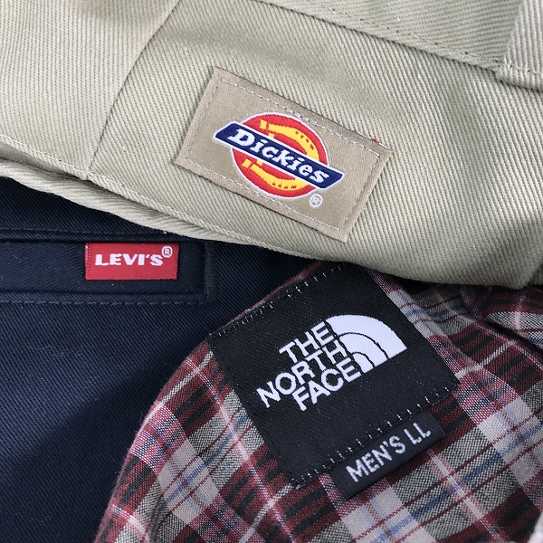 実際に弊社で買取させて頂いた【おまとめ】リーバイス/ノースフェイス/ディッキーズ 等 Tシャツ/プルオーバーパーカー/パンツ 他の画像 1枚目