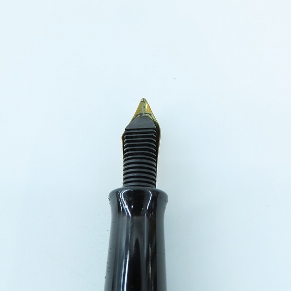 実際に弊社で買取させて頂いたPelikan/ペリカン 1935 LIMITED EDTION 4000本限定 グリーン 万年筆 ペン先 18K-750の画像 3枚目