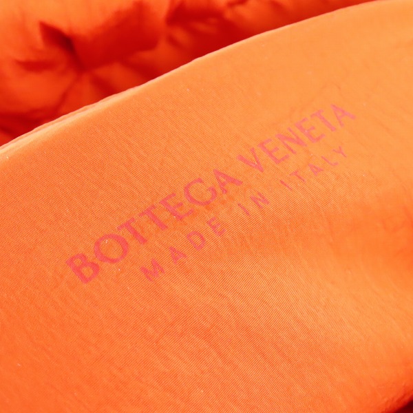 実際に弊社で買取させて頂いた【未使用】BOTTEGA VENETA/ボッテガヴェネタ ザボディポーチ ショルダーバッグ 620954の画像 5枚目