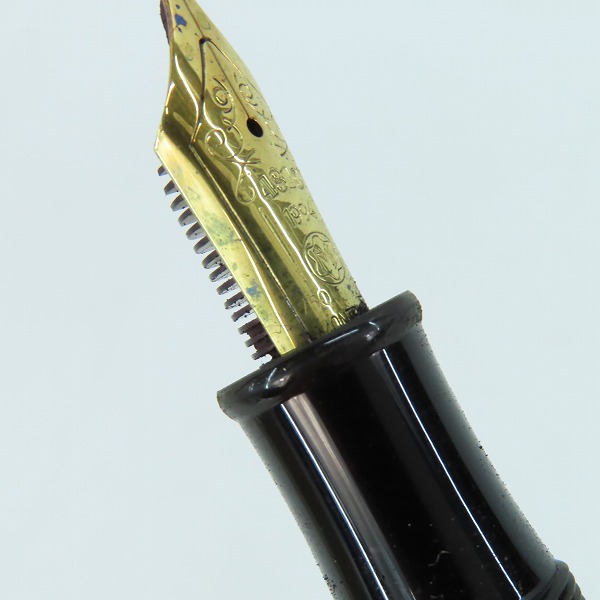 実際に弊社で買取させて頂いたMONTBLANC/モンブラン 万年筆 作家シリーズ オスカーワイルド 20000本限定 ペン先18K-750の画像 6枚目