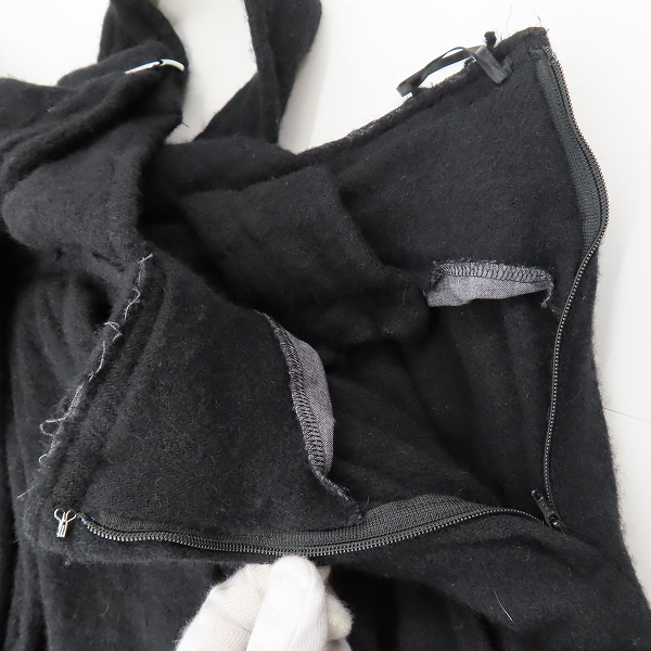 実際に弊社で買取させて頂いた【未使用】BLACK COMME DES GARCONS/ブラックコムデギャルソン ウールナイロン サスペンダースカート 1F-A007/Sの画像 6枚目