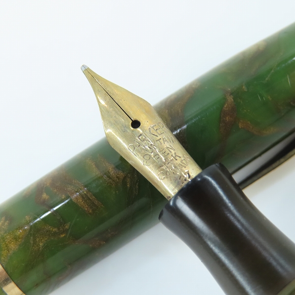 実際に弊社で買取させて頂いたPARKER/パーカー ヴィンテージ マーブル柄 ボタンフィラー式 万年筆 カナダ製
