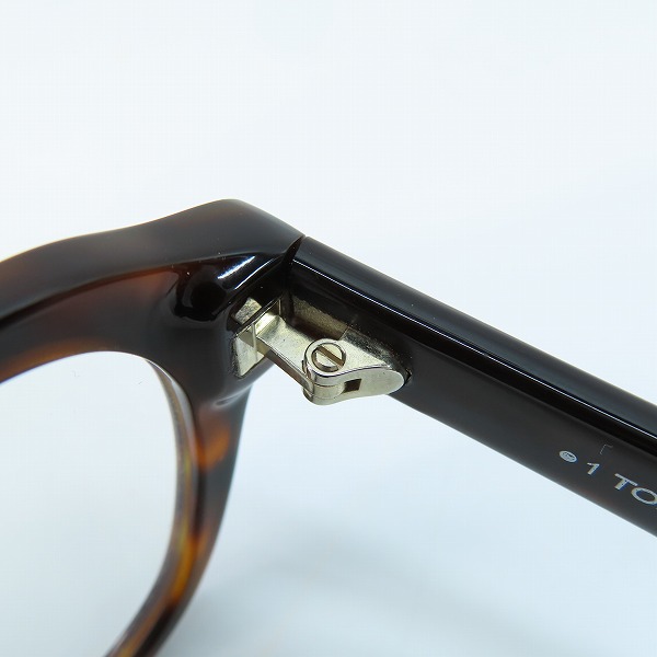 実際に弊社で買取させて頂いたTOM FORD/トムフォード ブルーライトカット メガネフレーム/アイウェア TF5782-D-B 052の画像 4枚目