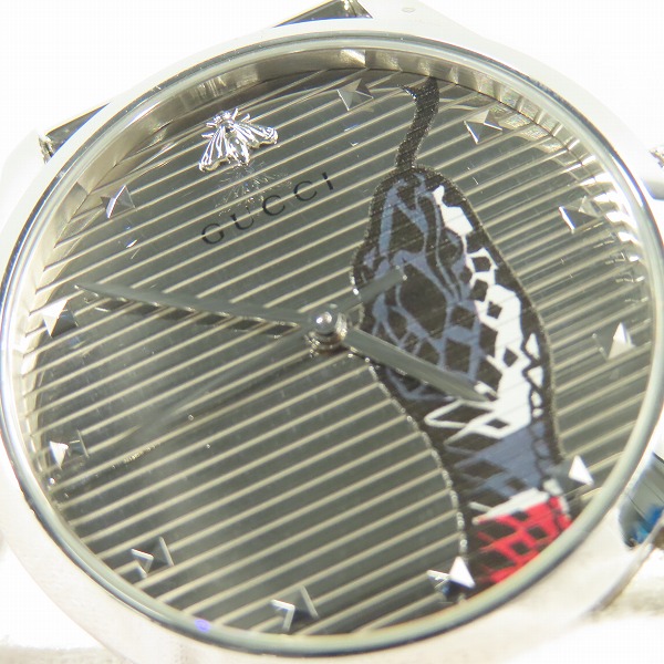 実際に弊社で買取させて頂いたGUCCI/グッチ Gタイムレス bee スネーク ウォッチ/腕時計 クォーツ 126.4/YA1264123【動作未確認】の画像 5枚目