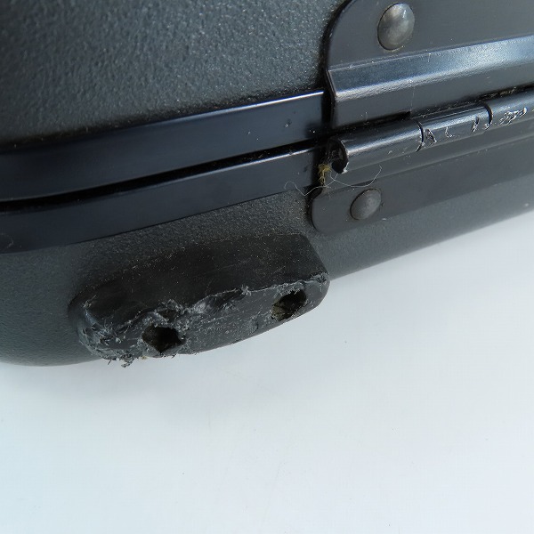 実際に弊社で買取させて頂いたZERO HALLIBURTON/ゼロハリバートン ブラック ダイヤル式 アタッシュケースの画像 6枚目