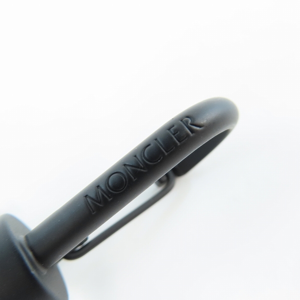 実際に弊社で買取させて頂いたMONCLER/モンクレール ロゴ型 レザー キーホルダー レッドの画像 3枚目