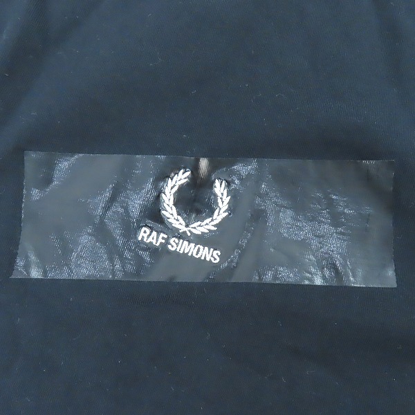 実際に弊社で買取させて頂いたRAF SIMONS×FRED PERRY/ラフシモンズ×フレッドペリー 胸ロゴ 半袖Tシャツ/38の画像 3枚目