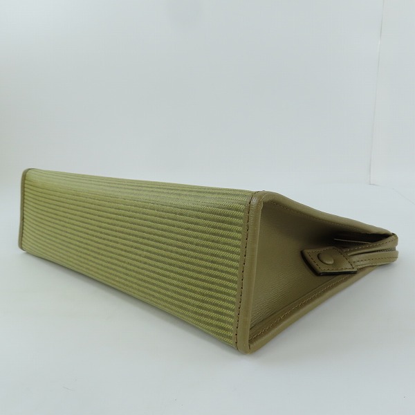 実際に弊社で買取させて頂いたYVES SAINT LAURENT/イブサンローラン ハンドバッグ クラッチバッグの画像 2枚目