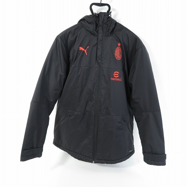 実際に弊社で買取させて頂いたPUMA/プーマ ACミラン 22/23 トレーニング WINTER ジャケット 764229-08 M