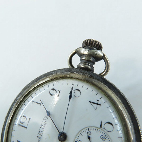 実際に弊社で買取させて頂いた【ジャンク】A.W.W.Co WALTHAM MASS/ウォルサム ヴィンテージ懐中時計/SILVER925/唐草彫刻の画像 6枚目