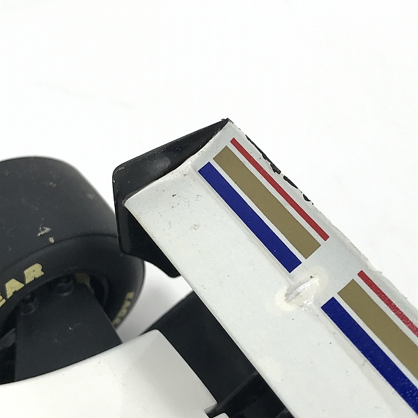 実際に弊社で買取させて頂いたミニチャンプス Ayrton Senna RACING CAR COLLECTION アイルトン・セナ Williams FW 16 Renault/ルノー 1/18 ミニカーの画像 7枚目