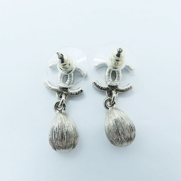 実際に弊社で買取させて頂いたCHANEL/シャネル ココマーク ラインストーン ドロップピアスの画像 2枚目