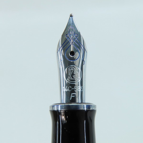 実際に弊社で買取させて頂いたPELIKAN/ペリカン スーべレーン ブラックストライプ キャップ式万年筆 ペン先14C-585 Fの画像 5枚目