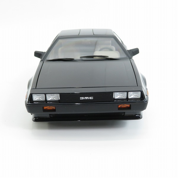 実際に弊社で買取させて頂いたAUTOart/オートアート 1/18 DELOREAN/デロリアン DMC-12 メタリックブラック 79917/ミニカーの画像 1枚目