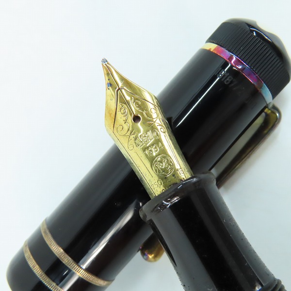 実際に弊社で買取させて頂いたMONTBLANC/モンブラン 万年筆 作家シリーズ オスカーワイルド 20000本限定 ペン先18K-750