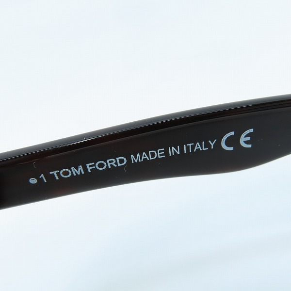 実際に弊社で買取させて頂いたTOM FORD/トムフォード ブルーライトカット メガネフレーム/アイウェア TF5782-D-B 052の画像 5枚目