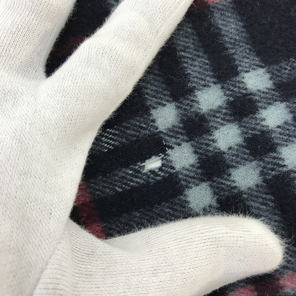 実際に弊社で買取させて頂いたBurberry's/バーバリーズ ノヴァチェックマフラー カシミア100% ダークネイビー系の画像 7枚目