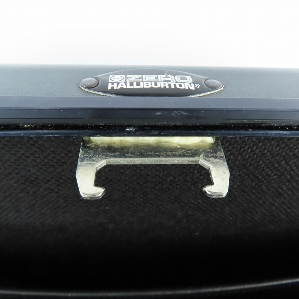 実際に弊社で買取させて頂いたZERO HALLIBURTON/ゼロハリバートン ブラック ダイヤル式 アタッシュケースの画像 5枚目