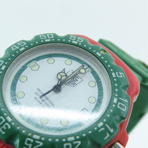実際に弊社で買取させて頂いたTAG HEUER/タグホイヤー プロフェッショナル 200M  クォーツ デイト 腕時計 384.513【動作未確認】の画像 4枚目